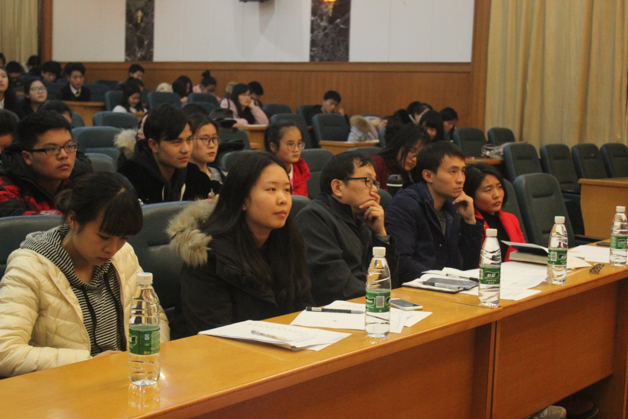 (图为述职评委)